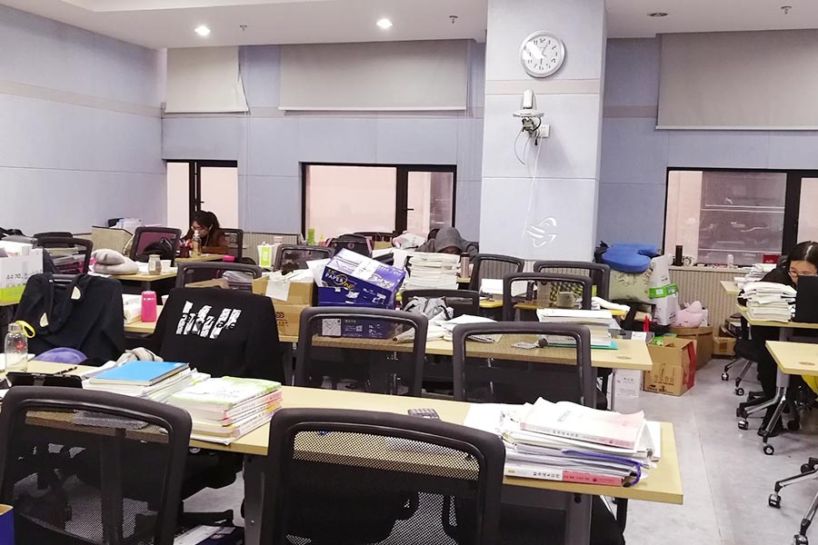 在成都报一个会计实操培训班多少钱？